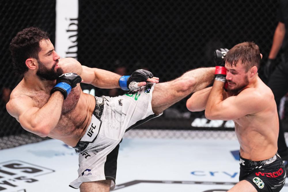Таджикские бойцы ММА Наимов и Гафуров выходят на октагон UFC FIGHT NIGHT 22 июня